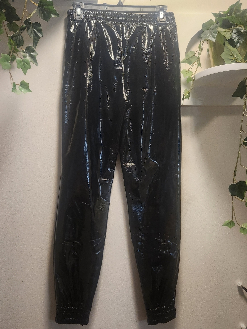 MICHAEL Michael Kors Black Patent Vinyl Jogger Pants - XS